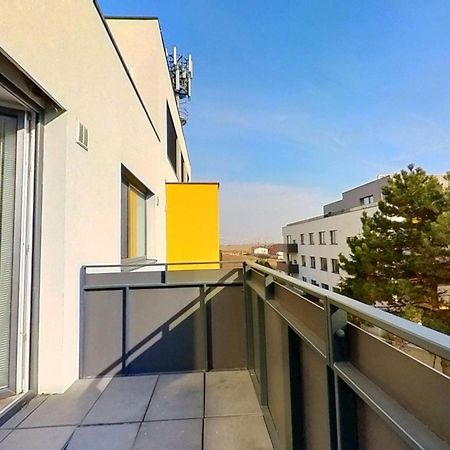 Air-Conditioned 2 Room Apartment, With Terrace, Rovinka, 302 Dış mekan fotoğraf