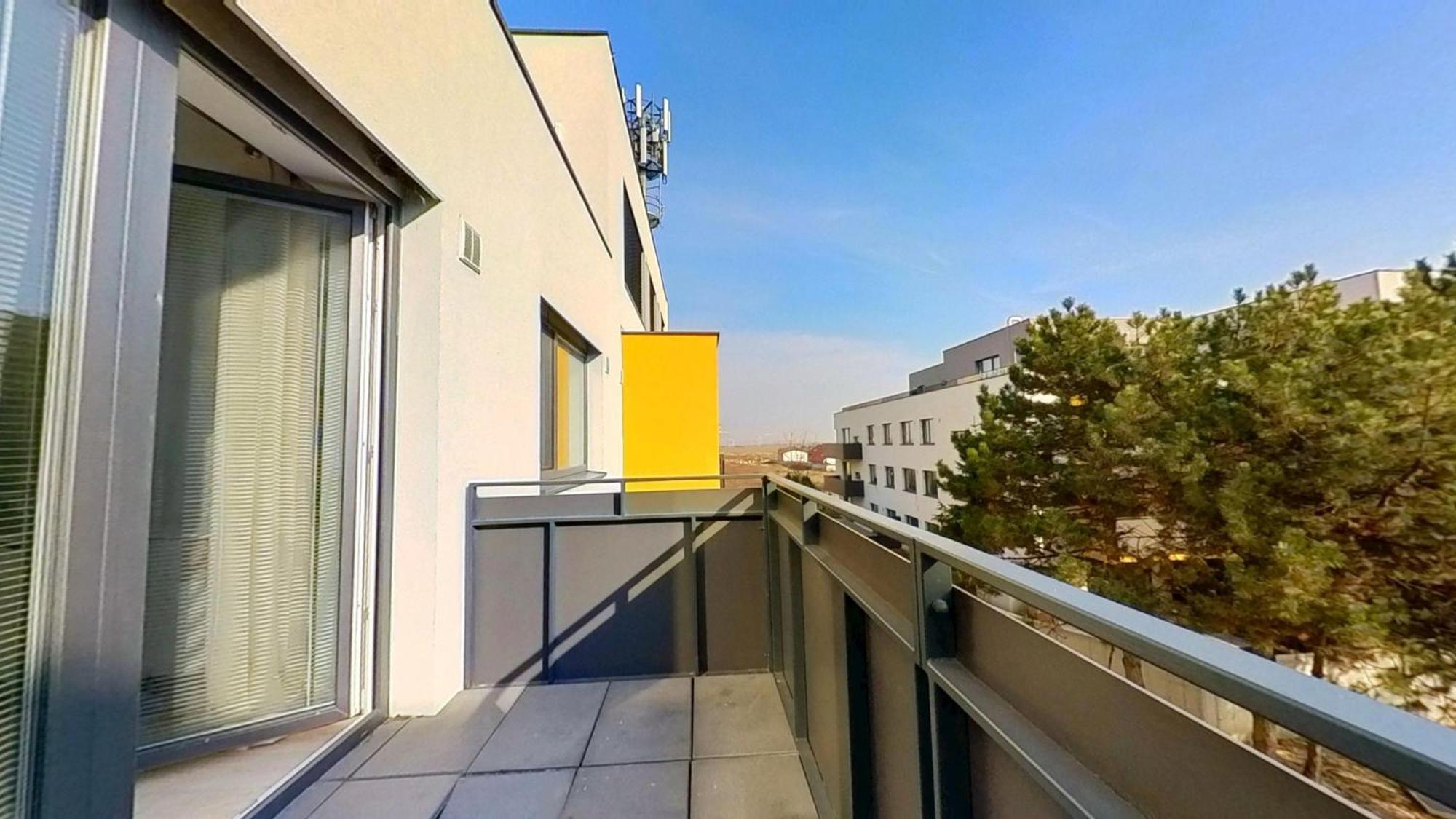 Air-Conditioned 2 Room Apartment, With Terrace, Rovinka, 302 Dış mekan fotoğraf