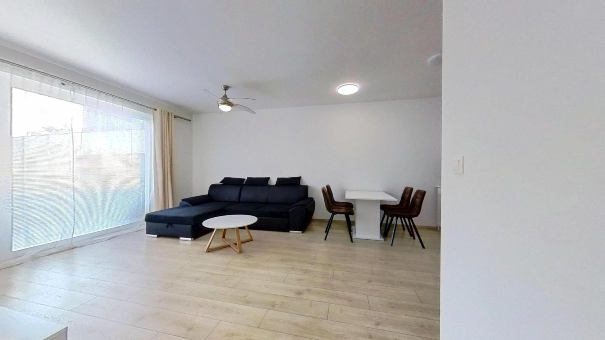 Air-Conditioned 2 Room Apartment, With Terrace, Rovinka, 302 Dış mekan fotoğraf