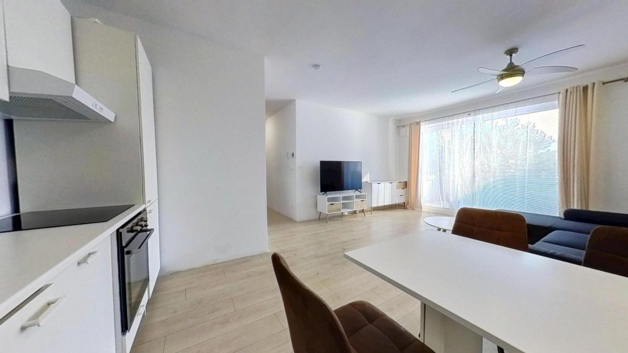 Air-Conditioned 2 Room Apartment, With Terrace, Rovinka, 302 Dış mekan fotoğraf