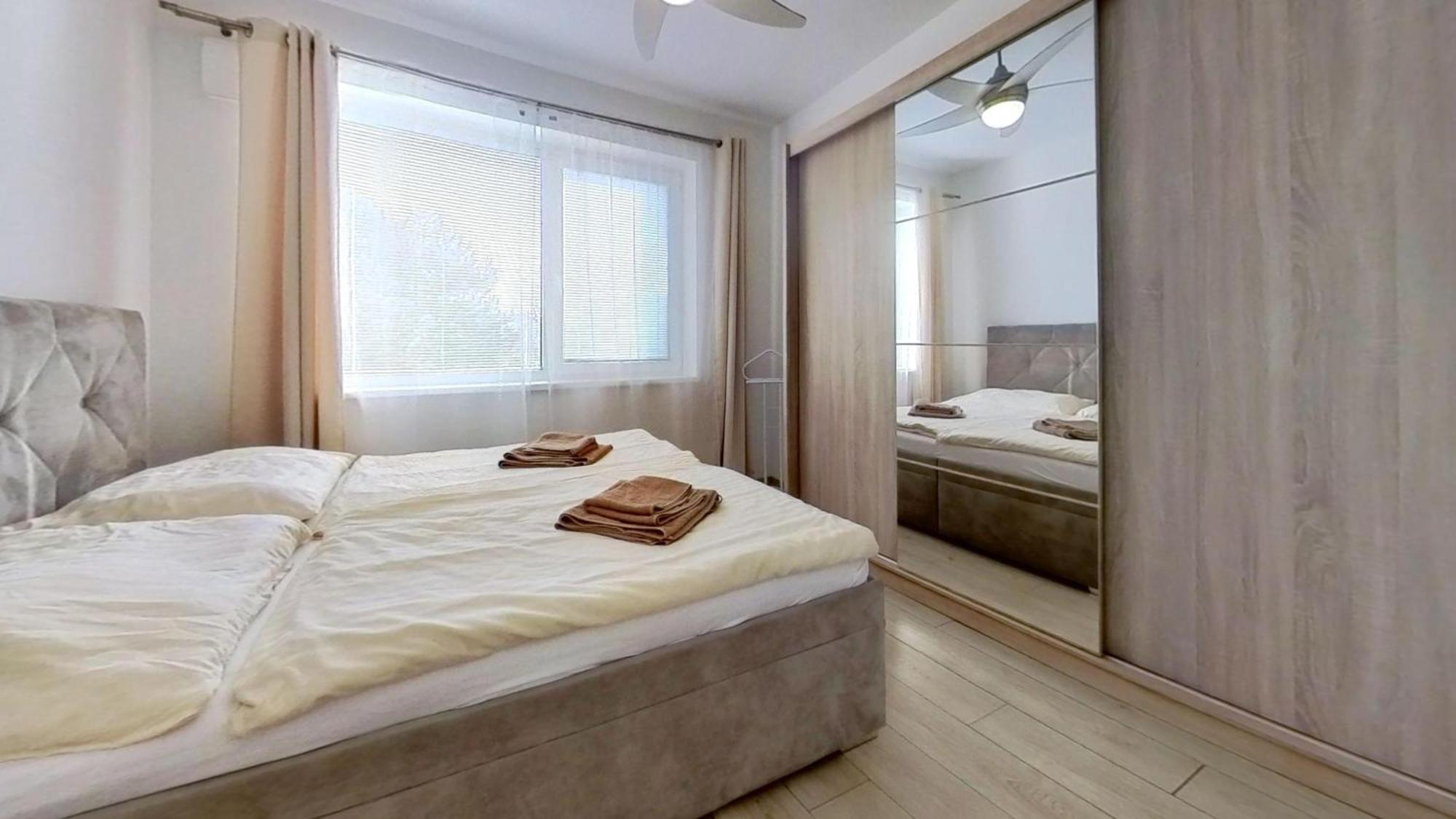 Air-Conditioned 2 Room Apartment, With Terrace, Rovinka, 302 Dış mekan fotoğraf
